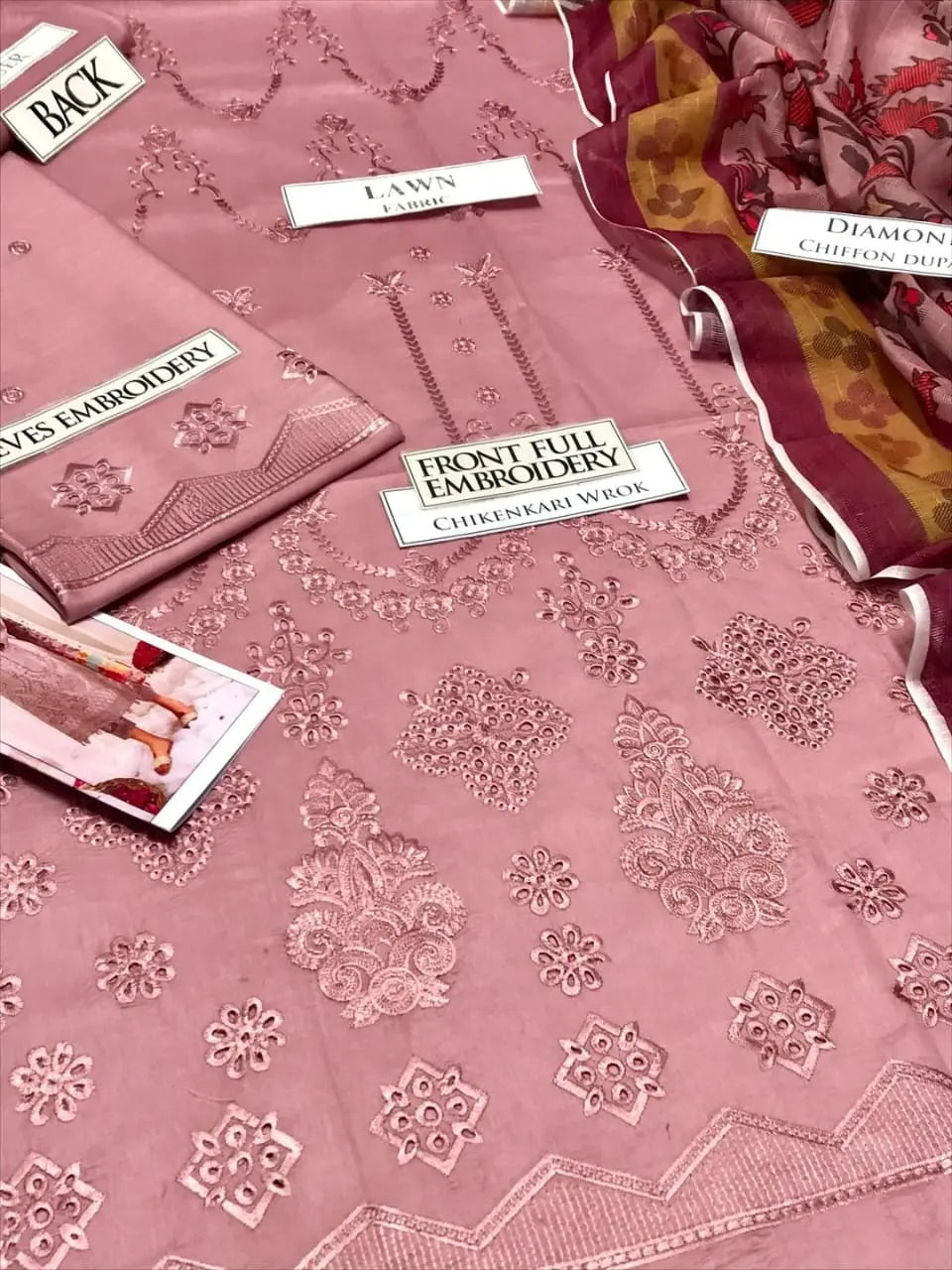 3Pcs Women's Unstitched Chikankari Embroidered Suit Hype Hem