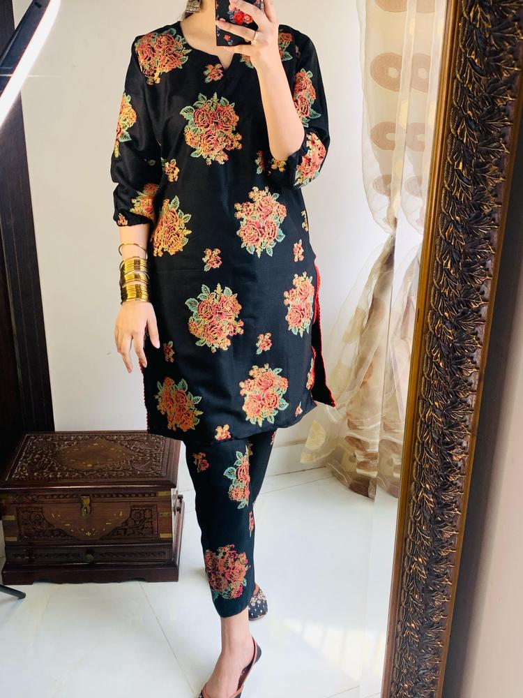 2 Pcs Women's Stitched Linen Printed Shirt &Trouser