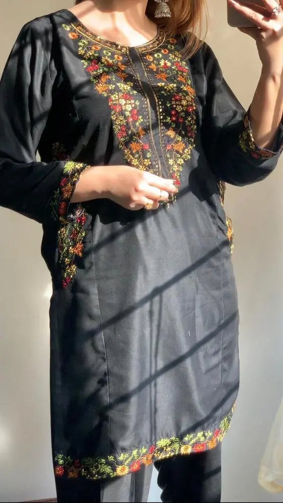 2Pcs Stylish Women's Embroidered Stitch Suit Hype Hem