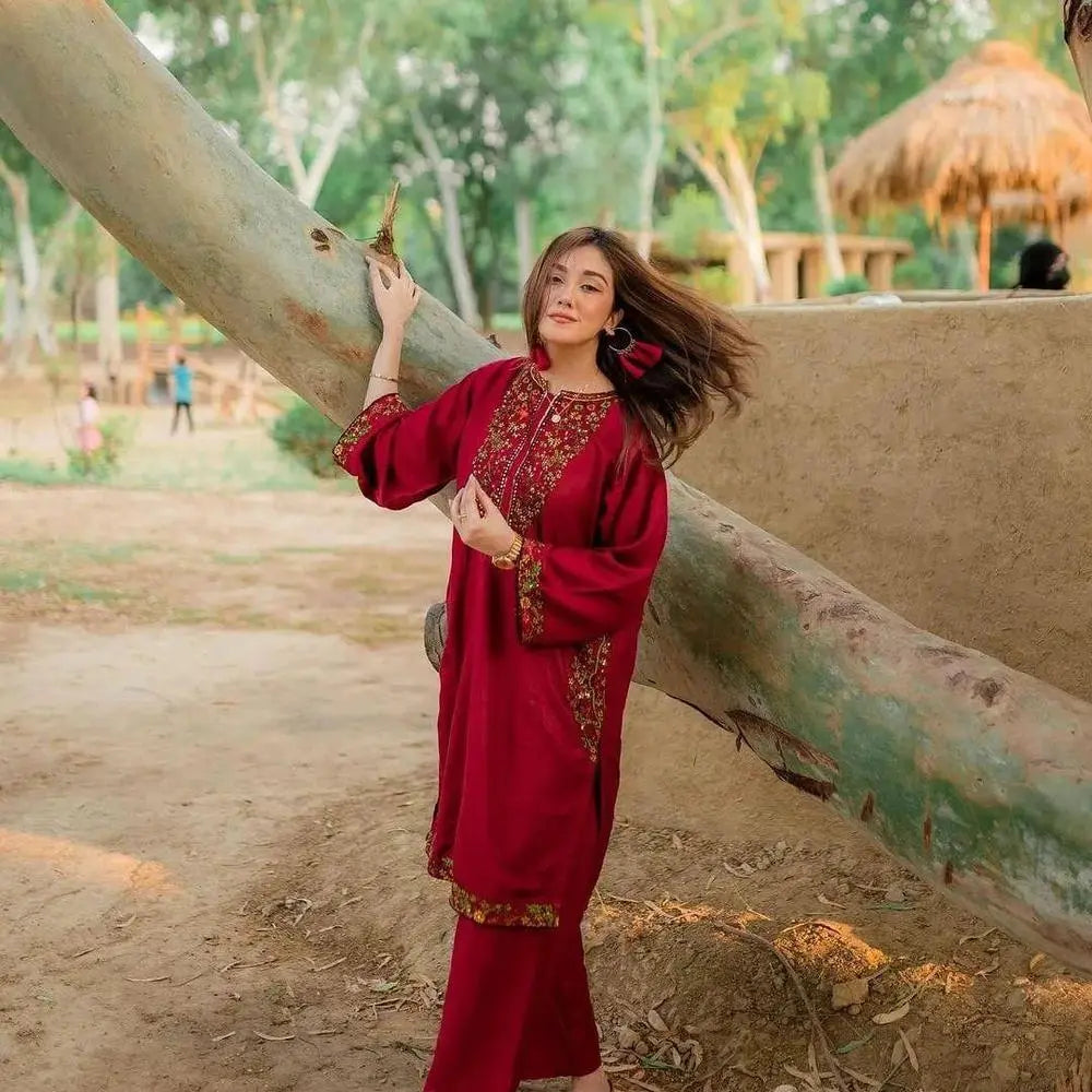 2Pcs Women's Stitch Embroidered Suit Hype Hem