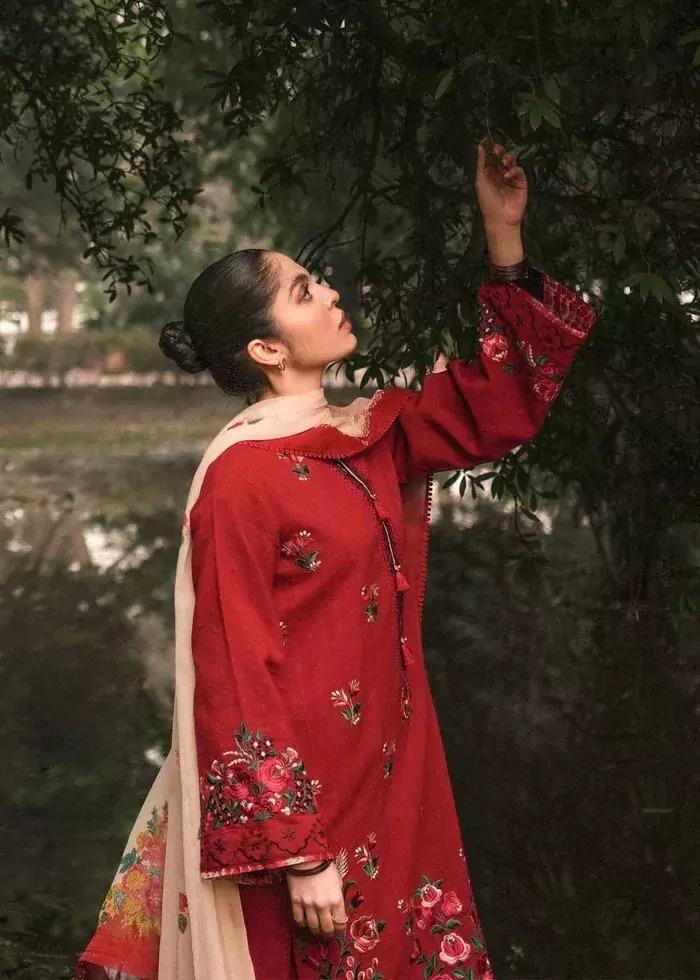 3 Pcs Women's Unstitched Embroidered Lawn Suit Hype Hem