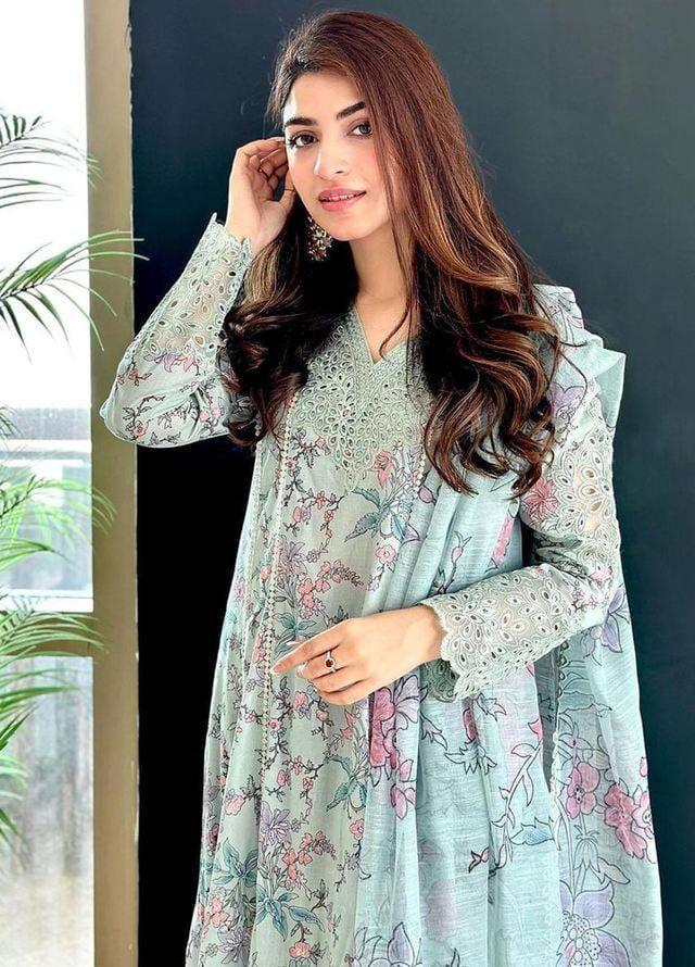 3Pcs Women's Unstitched Embroidered Lawn Suit Hype Hem