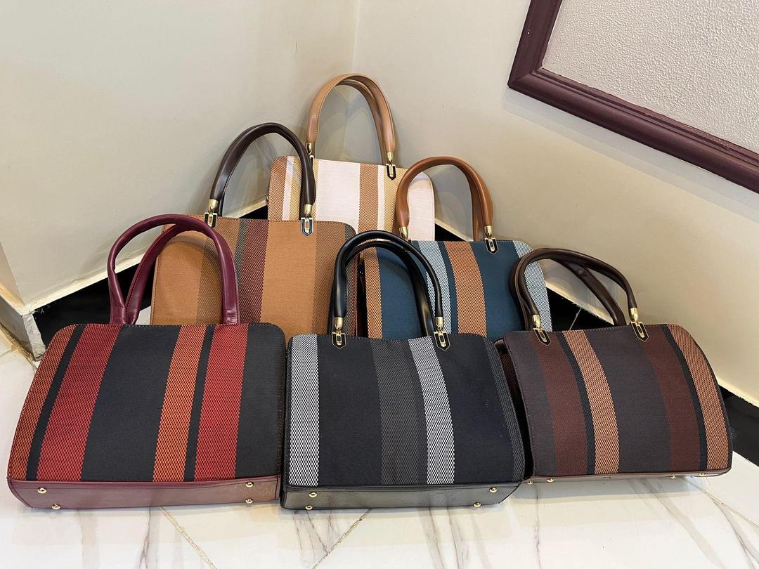 Women's Texture Printed Hand Bag's