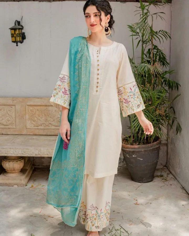 3 Pcs Women's Unstitched Embroidered Suit